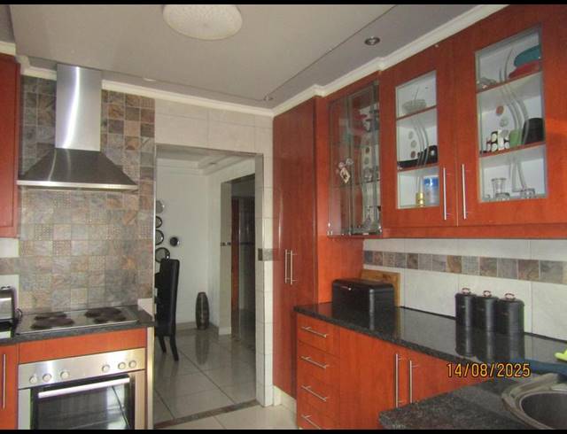 4 BEDROOM HOUSE FOR SALE IN VOSLOORUS